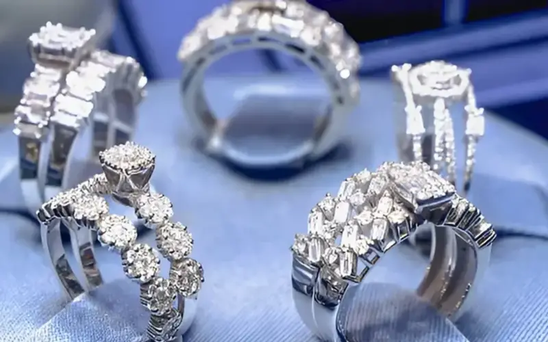 مركز الملاذ الآمن: الفضة تتحرك عالمياً وتستقر في مصر